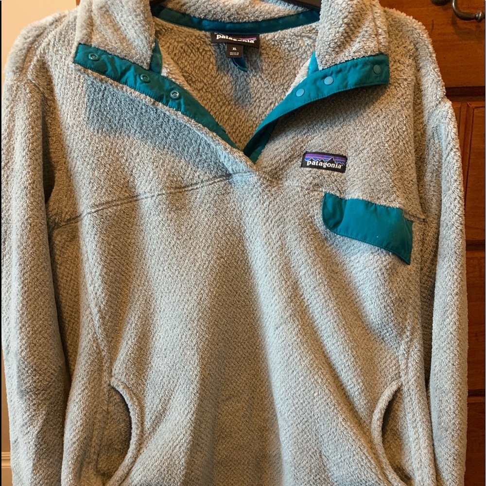 grey and blue patagonia pullover